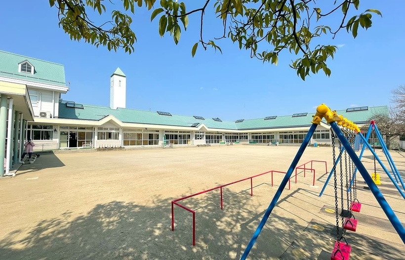 写真：広々とした園庭：福島ルンビニー幼稚園