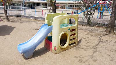 写真：遊具：滑り台