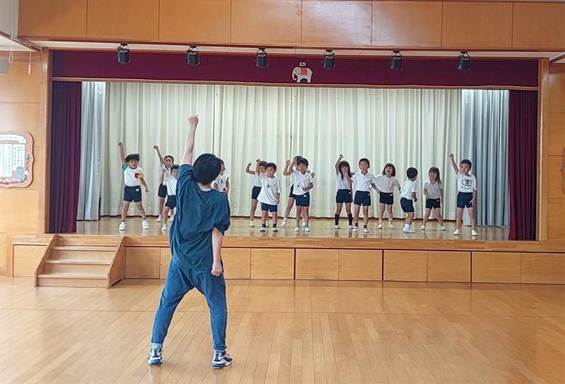 専門教室「ダンス教室」の様子