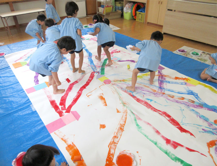 写真:絵画造形教室の様子